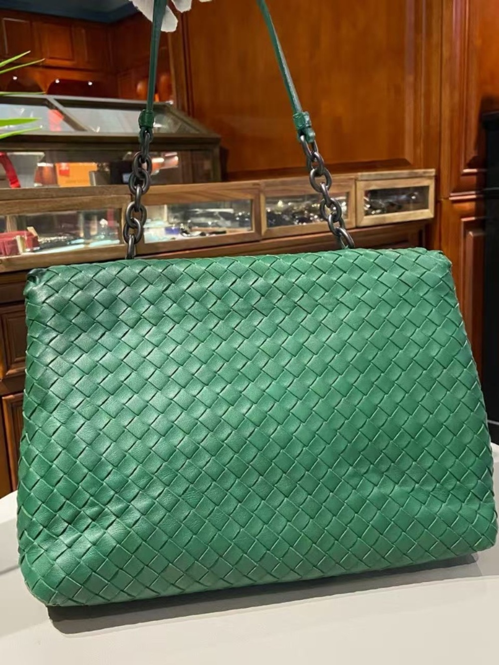 N16 Slightly Used Bottega Veneta Green Woven Leather Shoulder Chain Bag - Picture 2 of 14